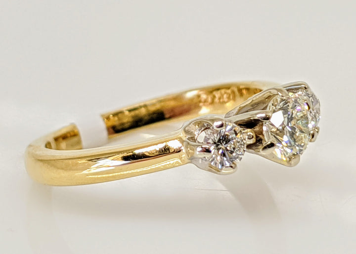 14K .52 CARAT TOTAL WEIGHT I1 K DIAMOND ROUND (3) TRINITY ESTATE RING 3.0 GRAMS