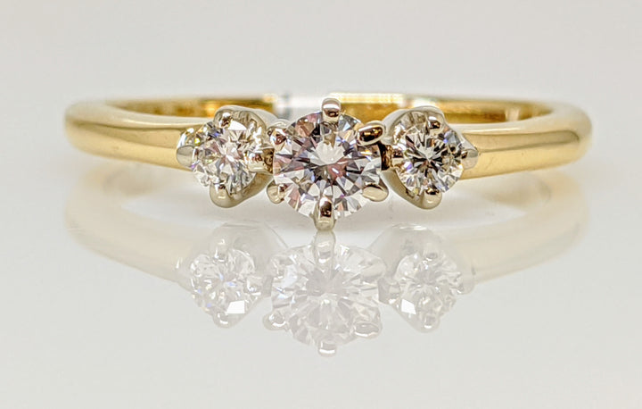 14K .30 CARAT TOTAL WEIGHT SI1 H DIAMOND ROUND (3) TRINITY ESTATE RING 2.6 GRAMS