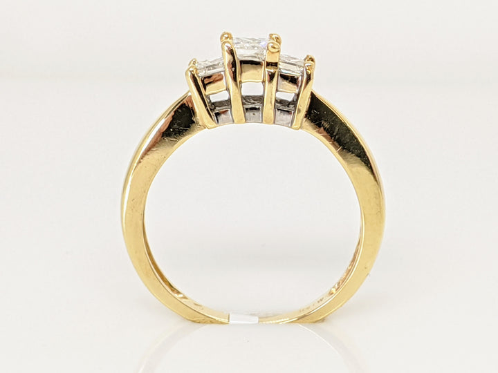 14K .50 CARAT TOTAL WEIGHT I1 H DIAMOND PRINCESS CUT (3) TRINITY ESTATE RING 3.0 GRAMS