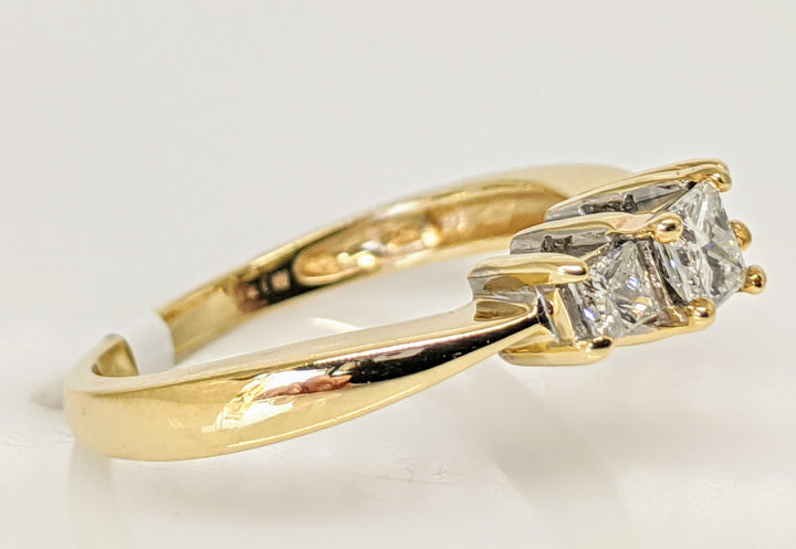 14K .50 CARAT TOTAL WEIGHT I1 H DIAMOND PRINCESS CUT (3) TRINITY ESTATE RING 3.0 GRAMS