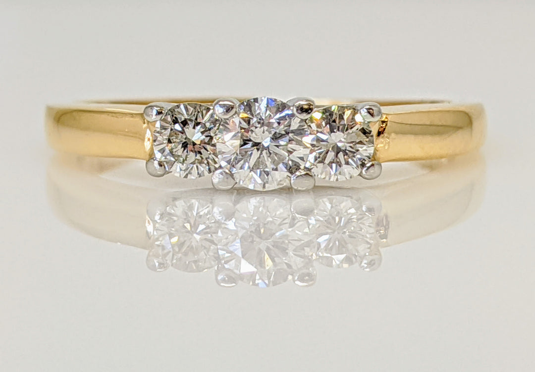 14K .40 CARAT TOTAL WEIGHT SI2 G DIAMOND ROUND (3) TRINITY ESTATE RING 2.9 GRAMS