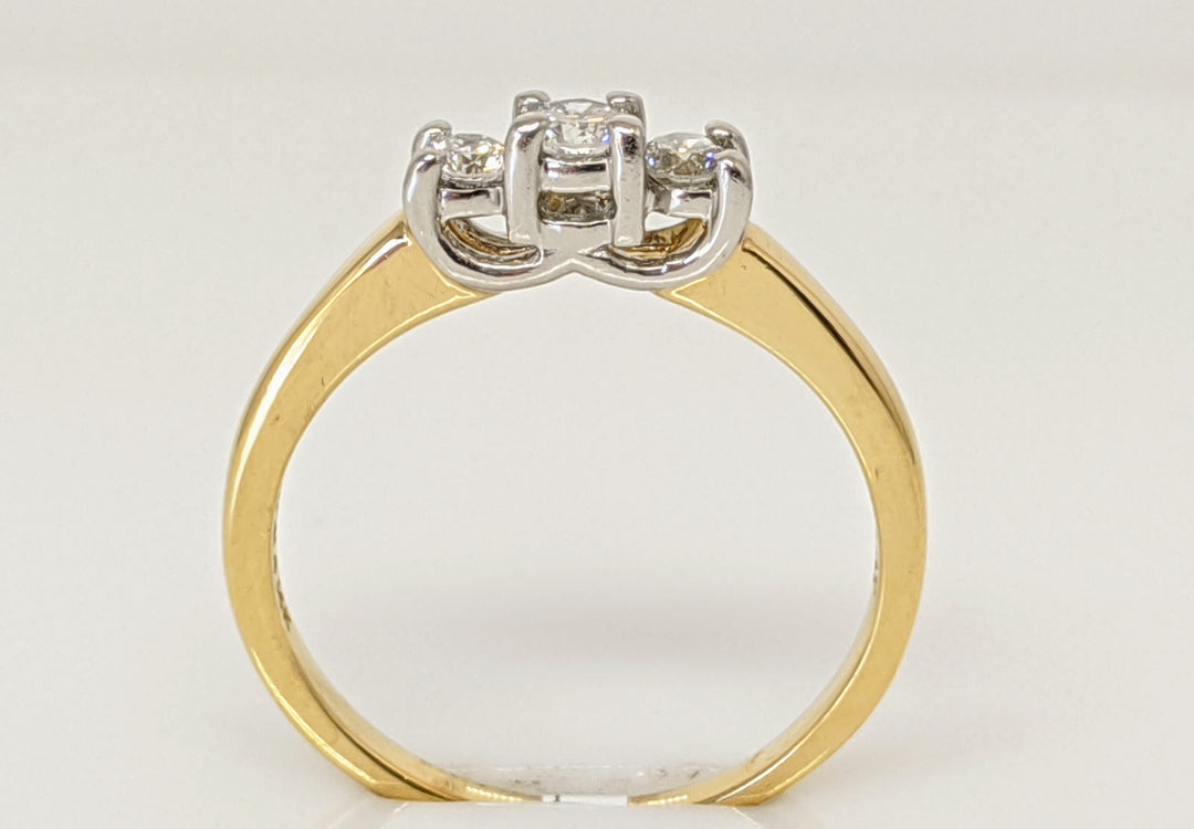 14K .21 CARAT TOTAL WEIGHT SI2 G DIAMOND ROUND (3) TRINITY ESTATE RING 2.5 GRAMS