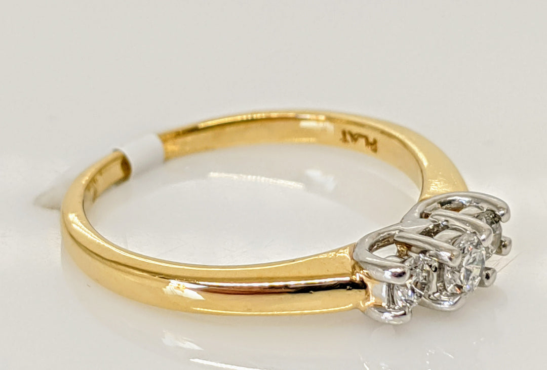 14K .21 CARAT TOTAL WEIGHT SI2 G DIAMOND ROUND (3) TRINITY ESTATE RING 2.5 GRAMS
