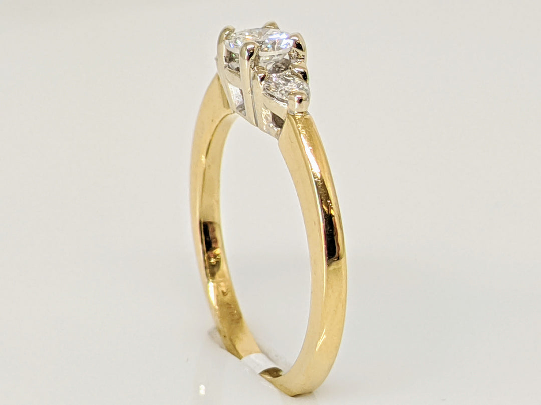 14K .36 CARAT TOTAL WEIGHT I1 H DIAMOND ROUND (3) TRINITY ESTATE RING 2.4 GRAMS