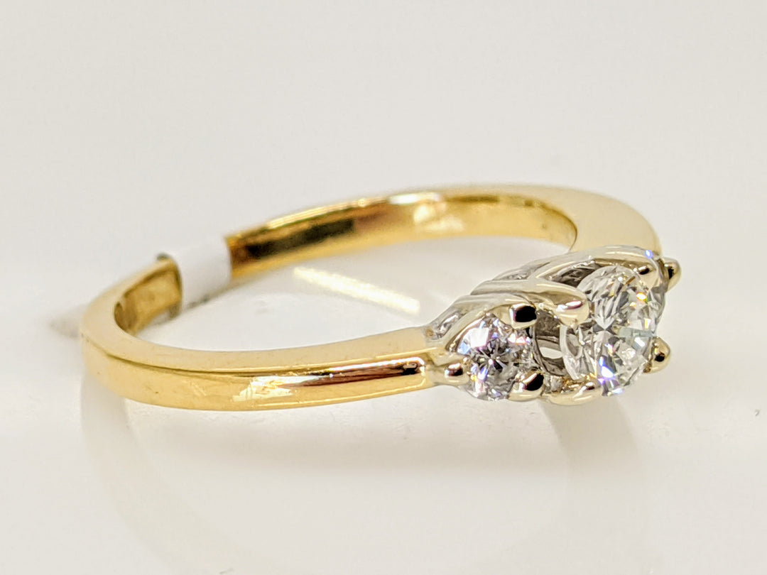 14K .36 CARAT TOTAL WEIGHT I1 H DIAMOND ROUND (3) TRINITY ESTATE RING 2.4 GRAMS