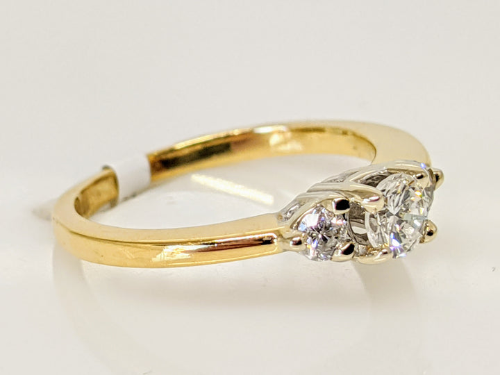 14K .36 CARAT TOTAL WEIGHT I1 H DIAMOND ROUND (3) TRINITY ESTATE RING 2.4 GRAMS
