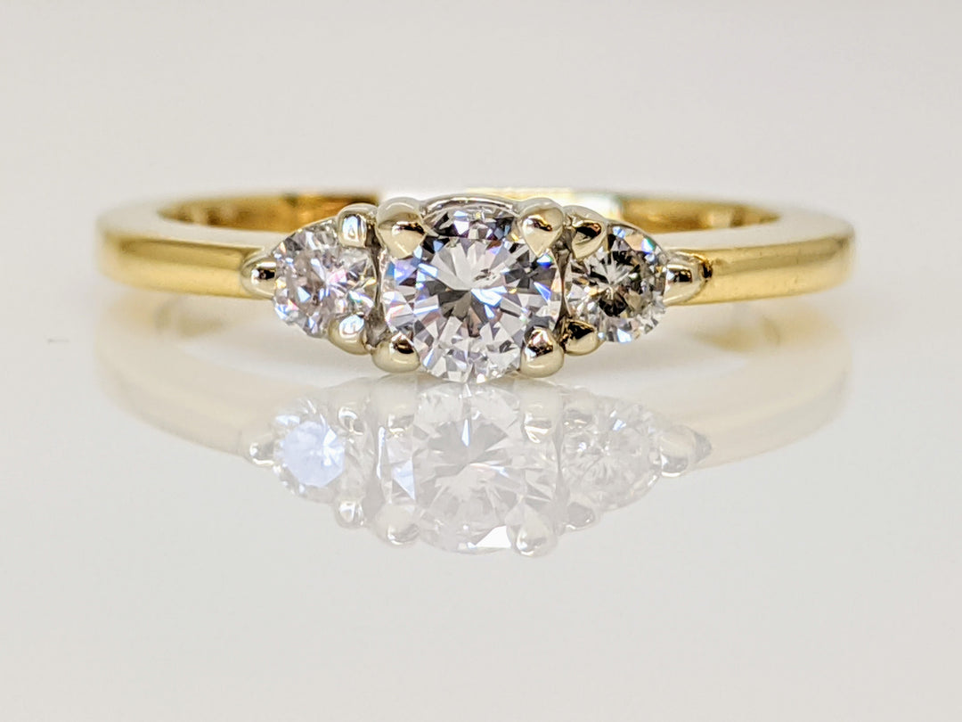 14K .36 CARAT TOTAL WEIGHT I1 H DIAMOND ROUND (3) TRINITY ESTATE RING 2.4 GRAMS