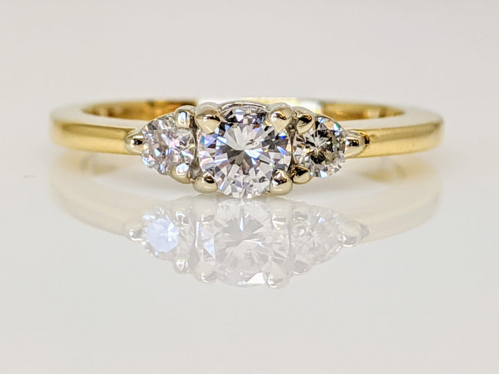 14K .36 CARAT TOTAL WEIGHT I1 H DIAMOND ROUND (3) TRINITY ESTATE RING 2.4 GRAMS