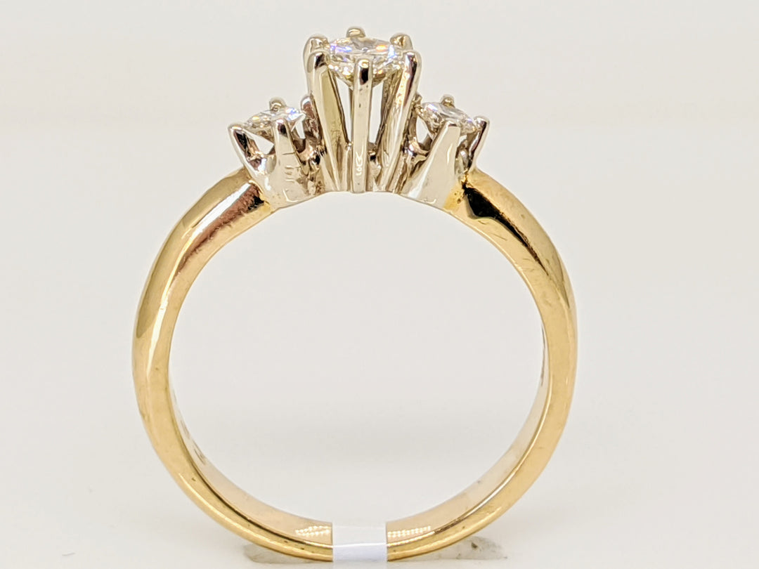 14K .33 CARAT TOTAL WEIGHT I1 K DIAMOND ROUND (3) TRINITY ESTATE RING 2.6 GRAMS