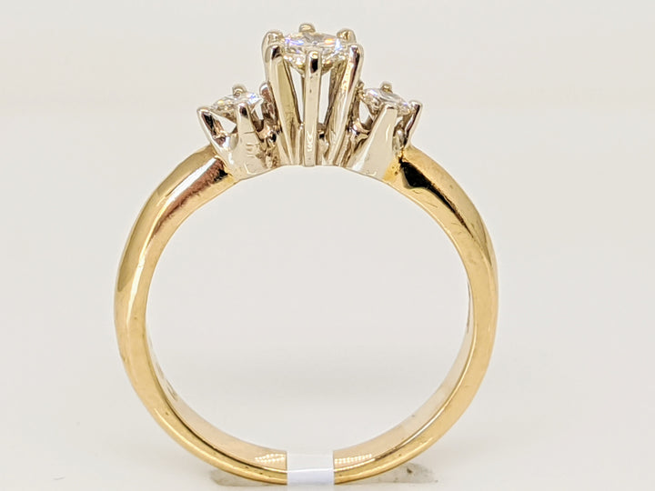 14K .33 CARAT TOTAL WEIGHT I1 K DIAMOND ROUND (3) TRINITY ESTATE RING 2.6 GRAMS