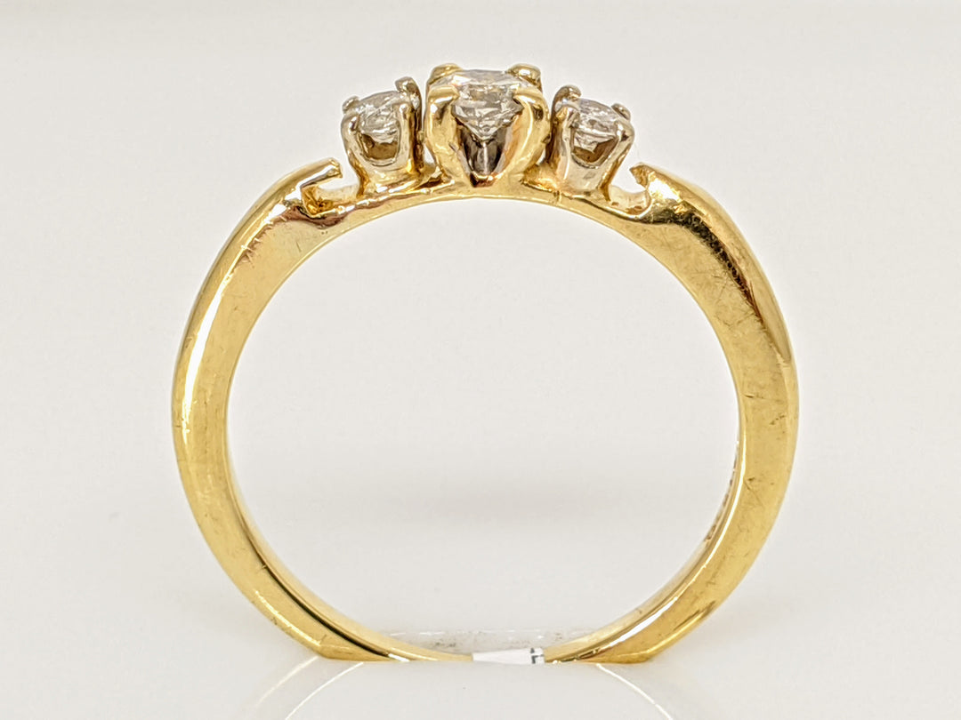14K .26 CARAT TOTAL WEIGHT I1 I DIAMOND ROUND (3) TRINITY ESTATE RING 2.3 GRAMS