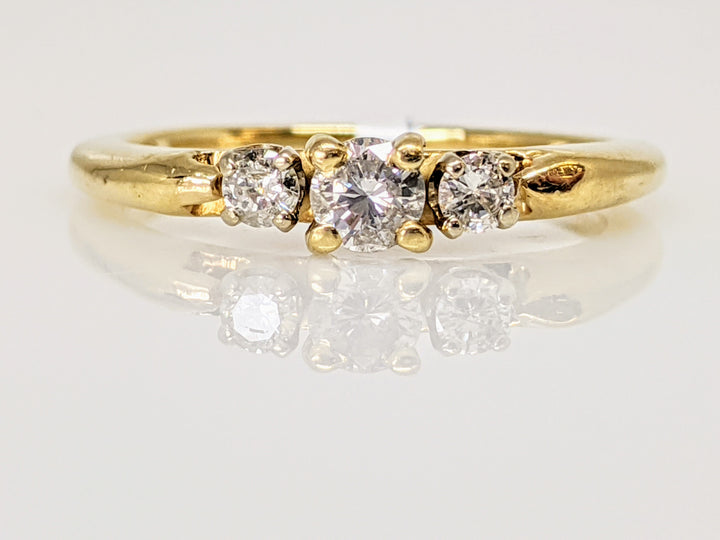 14K .26 CARAT TOTAL WEIGHT I1 I DIAMOND ROUND (3) TRINITY ESTATE RING 2.3 GRAMS