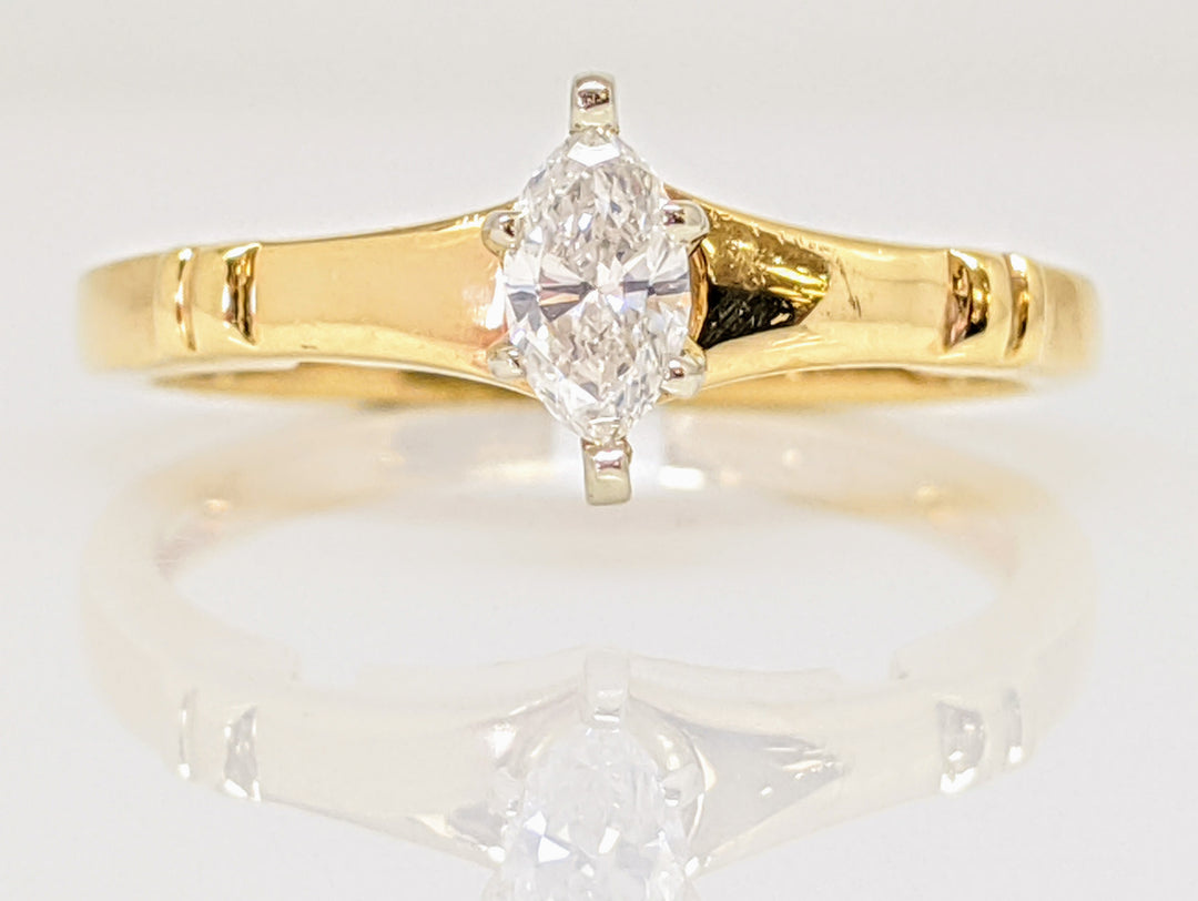 14K .26 CARAT TOTAL SI1 H-I MARQUISE DIAMOND SOLITAIRE ESTATE RING 3.1 GRAMS