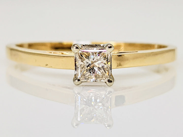14K .36 CARAT TOTAL I1 J DIAMOND PRINCESS CUT SOLITAIRE ESTATE RING 2.2 GRAMS