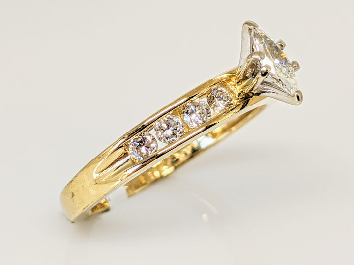 14K .65 CARAT TOTAL WEIGHT SI2 H DIAMOND MARQUISE WITH (8) ROUND ESTATE RING 2.7 GRAMS