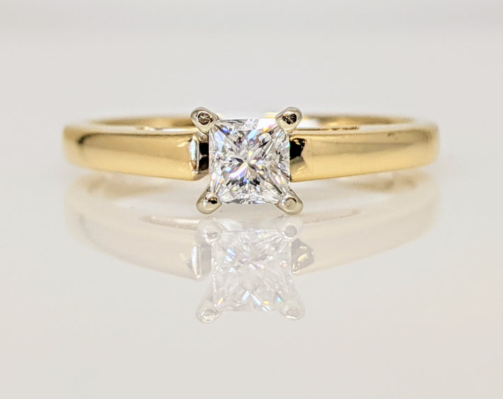 14K .25 CARAT TOTAL SI3 H DIAMOND PRINCESS CUT RAISED SHANK SOLITAIRE ESTATE RING 2.6 GRAMS