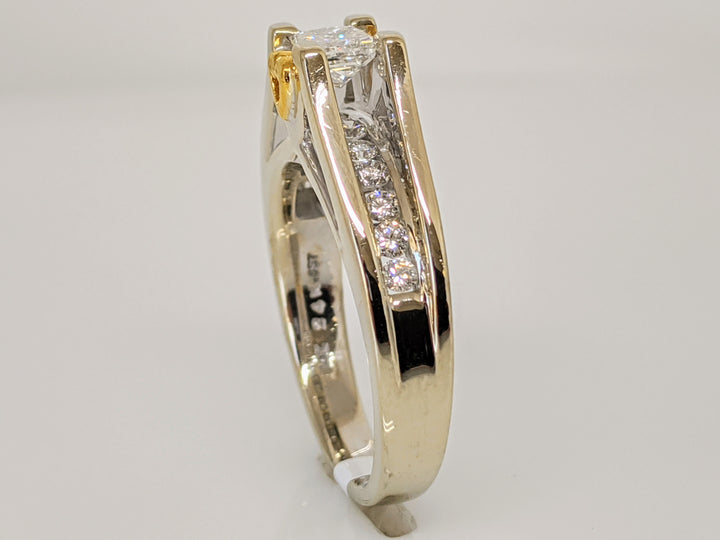 14K WHITE/24K .76 CARAT TOTAL WEIGHT I1 F DIAMOND PRINCESS CUT WITH (12) ROUND MELEE ESTATE RING 7.2G