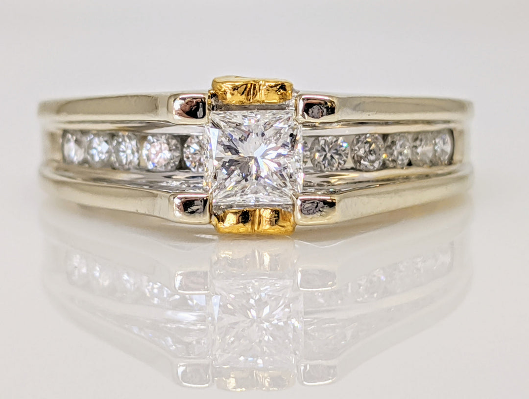 14K WHITE/24K .76 CARAT TOTAL WEIGHT I1 F DIAMOND PRINCESS CUT WITH (12) ROUND MELEE ESTATE RING 7.2G