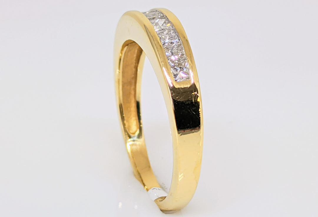 14K .63 CARAT TOTAL WEIGHT I1 G DIAMOND PRINCESS CUT (9) CHANNEL SET ESTATE BAND 3.1 GRAMS