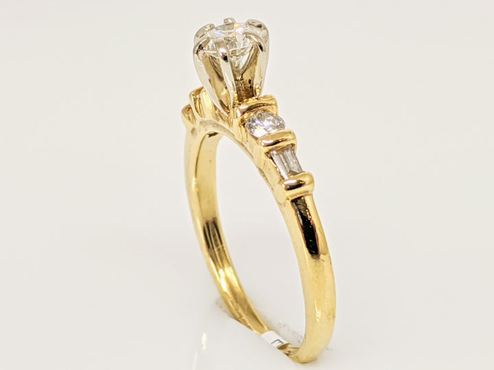 14K .43 CARAT TOTAL WEIGHT SI1 I DIAMOND ROUND (3) BAGUETTE (2) ESTATE RING 2.5 GRAMS