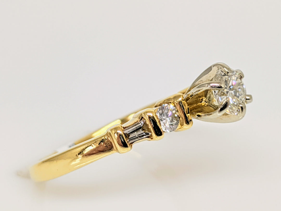 14K .43 CARAT TOTAL WEIGHT SI1 I DIAMOND ROUND (3) BAGUETTE (2) ESTATE RING 2.5 GRAMS