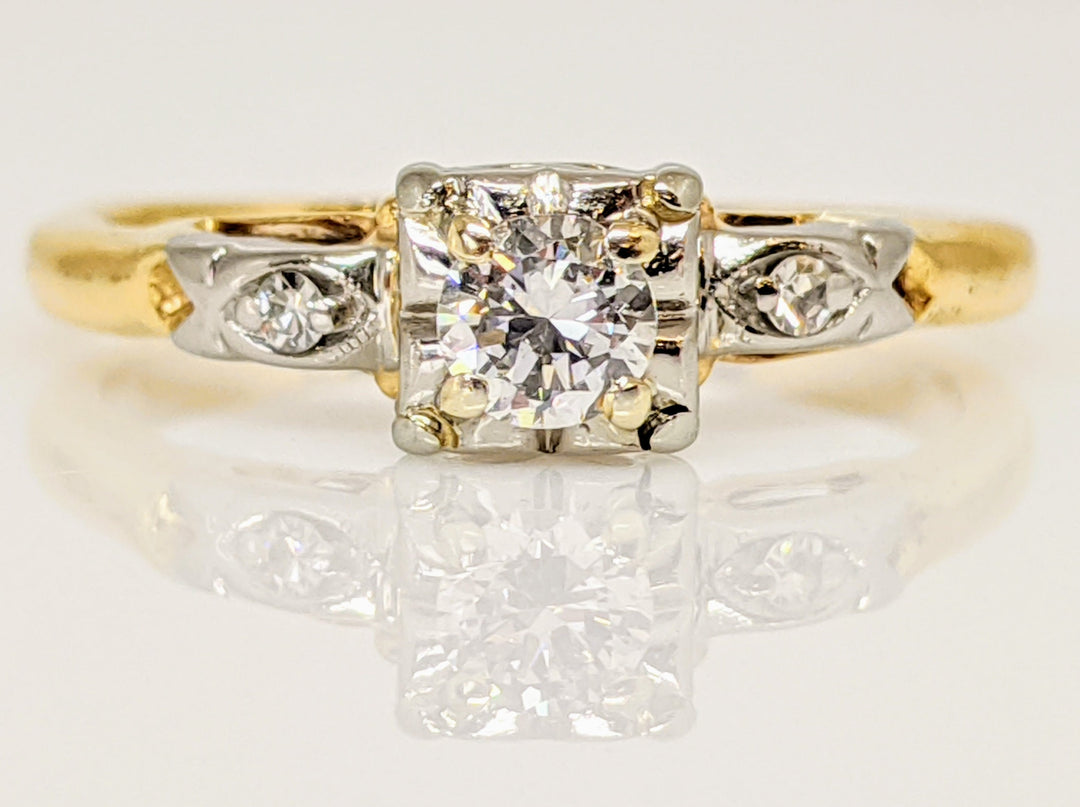 14K .18 CARAT TOTAL WEIGHT SI2 H DIAMOND ROUND (3) VINTAGE SOLITAIRE ESTATE RING 1.8 GRAMS