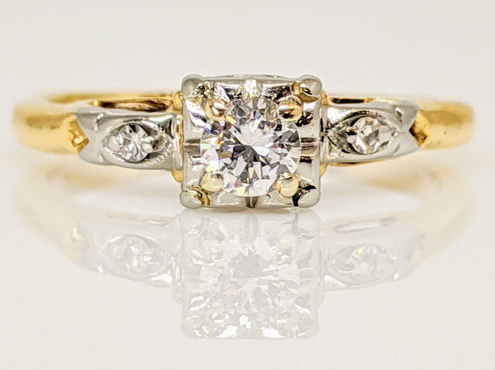 14K .18 CARAT TOTAL WEIGHT SI2 H DIAMOND ROUND (3) VINTAGE SOLITAIRE ESTATE RING 1.8 GRAMS
