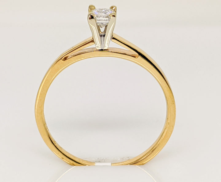 14K .15 CARAT TOTAL SI E-F DIAMOND PRINCESS CUT SOLITAIRE ESTATE RING 1.9 GRAMS