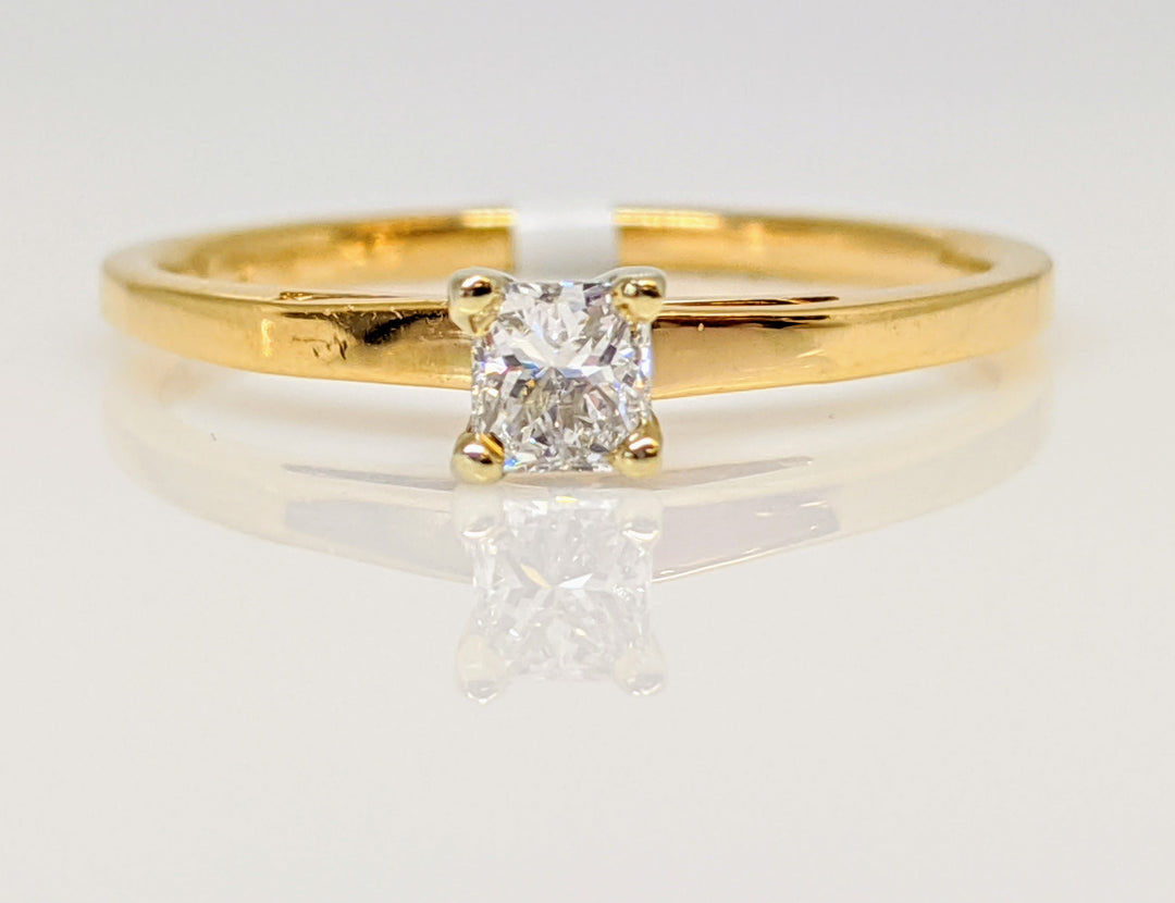 14K .15 CARAT TOTAL SI E-F DIAMOND PRINCESS CUT SOLITAIRE ESTATE RING 1.9 GRAMS