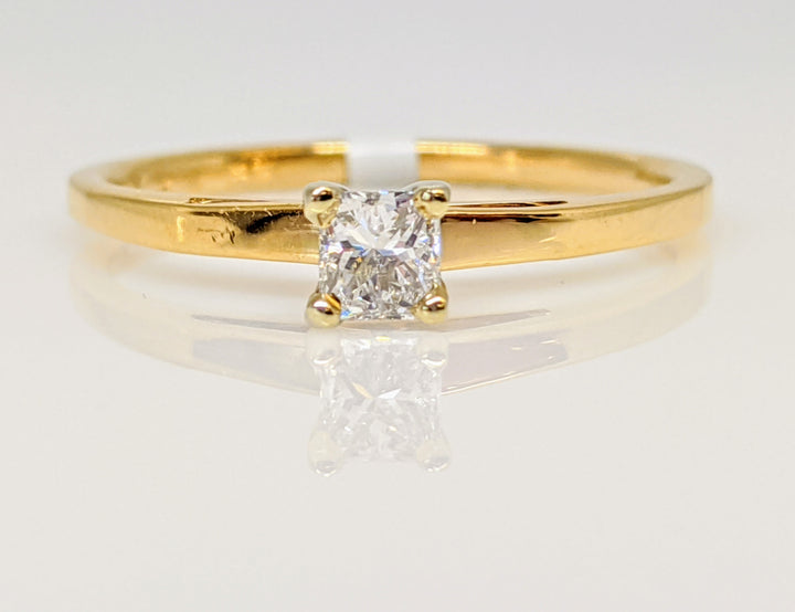14K .15 CARAT TOTAL SI E-F DIAMOND PRINCESS CUT SOLITAIRE ESTATE RING 1.9 GRAMS
