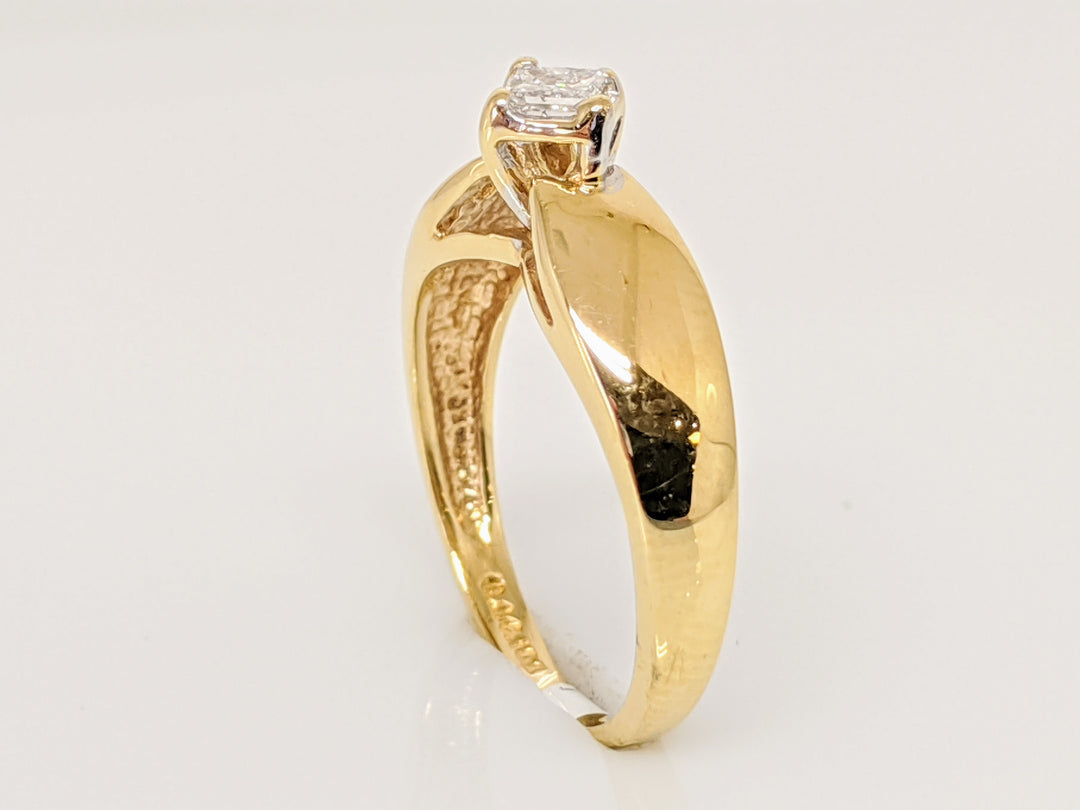 14K .18 CARAT TOTAL DIAMOND PRINCESS CUT FANCY SHANK SOLITAIRE ESTATE RING 2.0 GRAMS