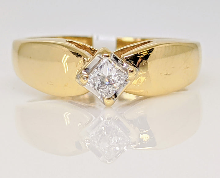 14K .18 CARAT TOTAL DIAMOND PRINCESS CUT FANCY SHANK SOLITAIRE ESTATE RING 2.0 GRAMS