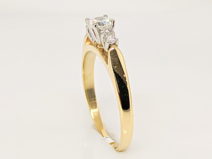 14K .38 CARAT TOTAL WEIGHT VS1 G DIAMOND ROUND (3) TRINITY ESTATE RING 2.4 GRAMS