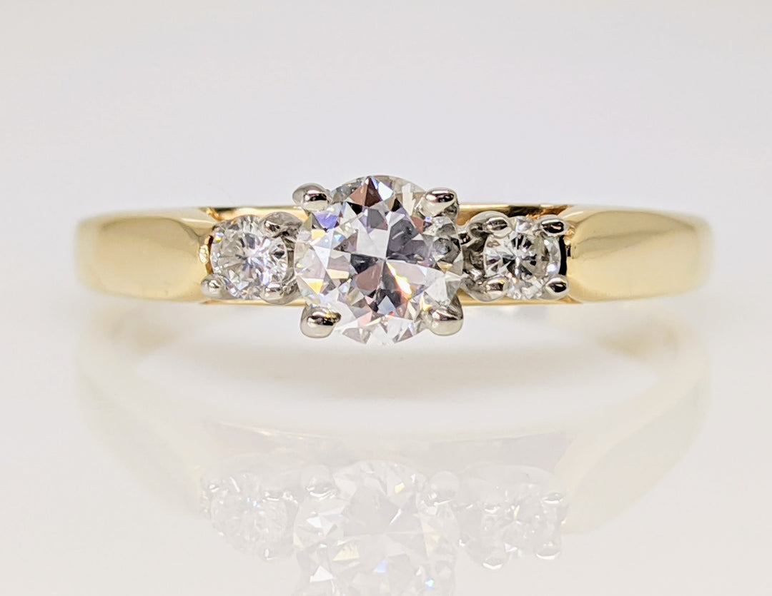 14K .38 CARAT TOTAL WEIGHT VS1 G DIAMOND ROUND (3) TRINITY ESTATE RING 2.4 GRAMS