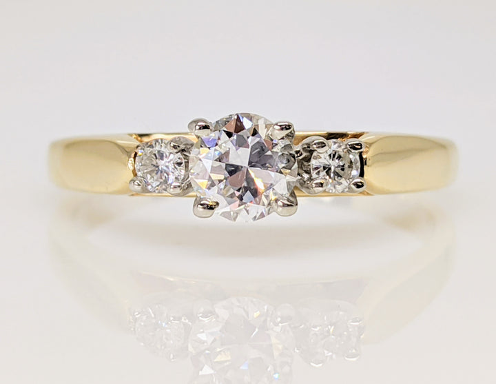 14K .38 CARAT TOTAL WEIGHT VS1 G DIAMOND ROUND (3) TRINITY ESTATE RING 2.4 GRAMS