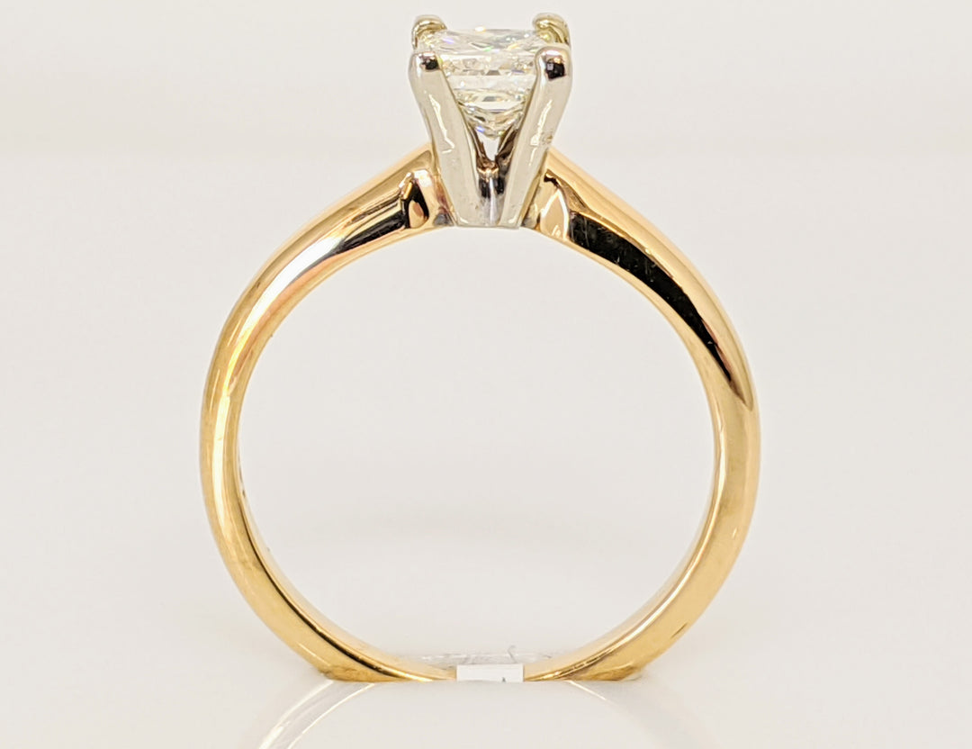 14K .70 CARAT TOTAL I1 H DIAMOND PRINCESS CUT SOLITAIRE ESTATE RING 2.8 GRAMS