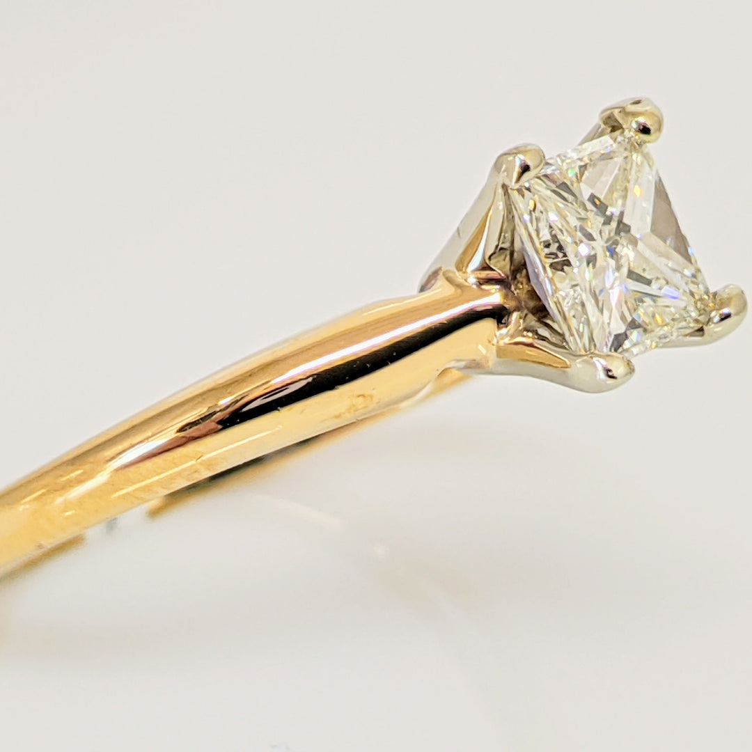 14K .70 CARAT TOTAL I1 H DIAMOND PRINCESS CUT SOLITAIRE ESTATE RING 2.8 GRAMS