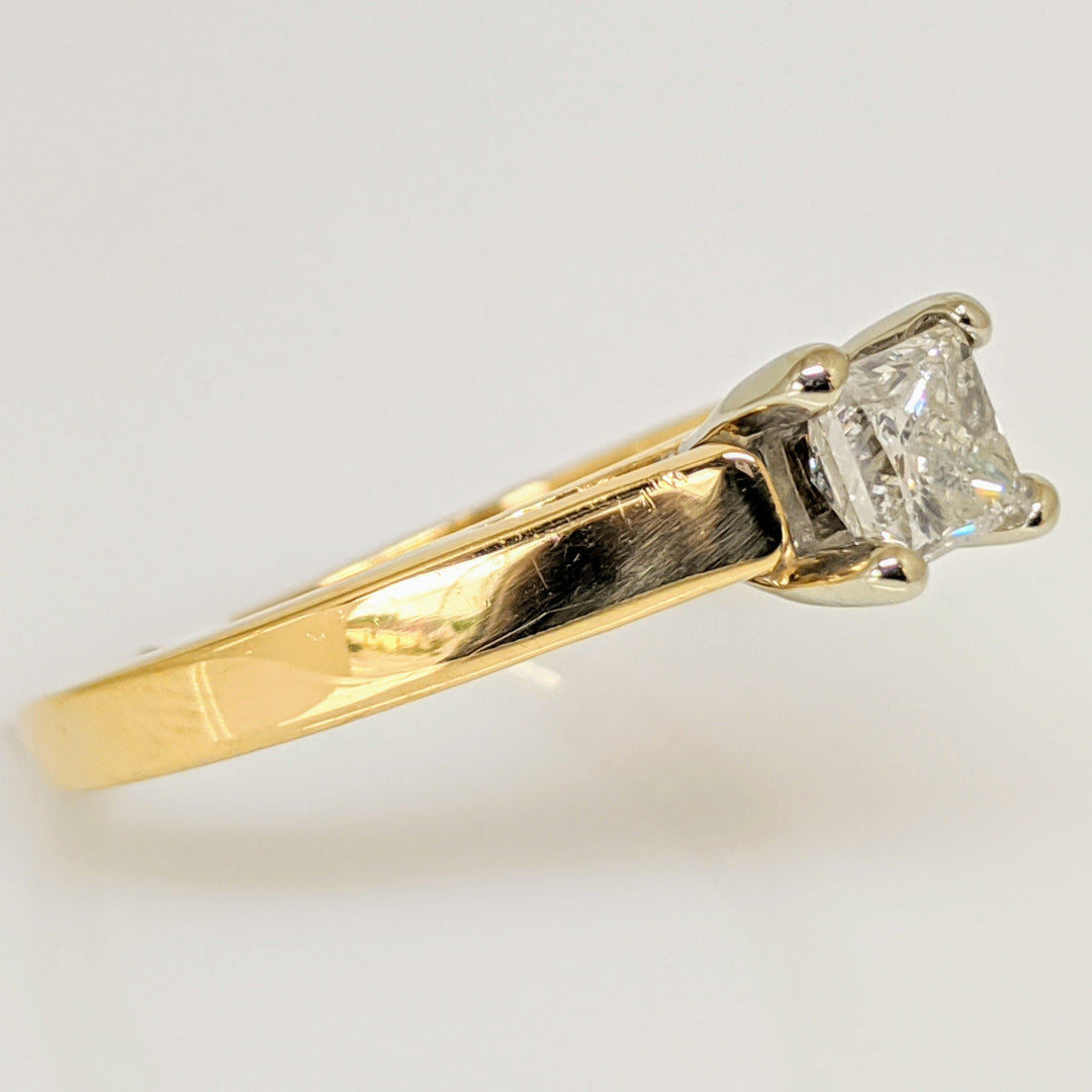 14K .56 CARAT TOTAL I1 K DIAMOND PRINCESS CUT RAISED SHANK SOLITAIRE ESTATE RING 3.0 GRAMS