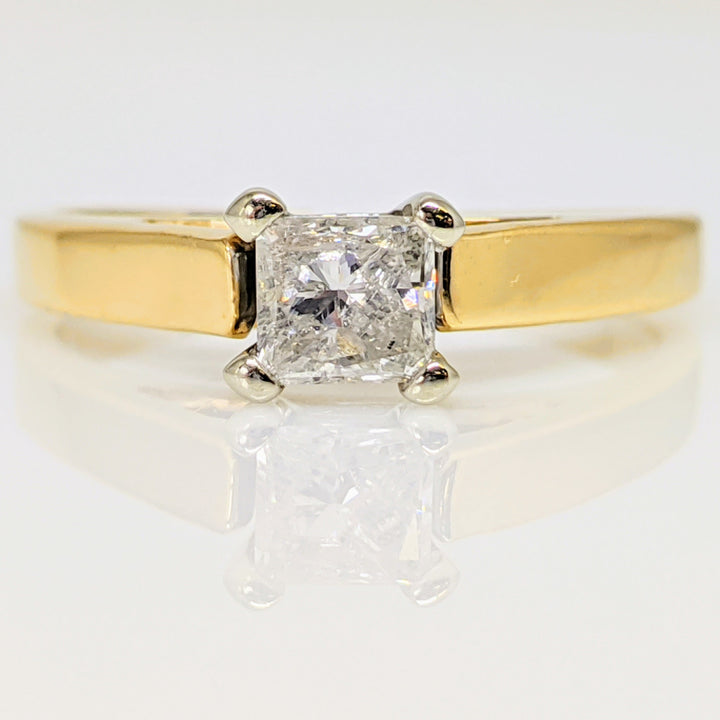 14K .56 CARAT TOTAL I1 K DIAMOND PRINCESS CUT RAISED SHANK SOLITAIRE ESTATE RING 3.0 GRAMS