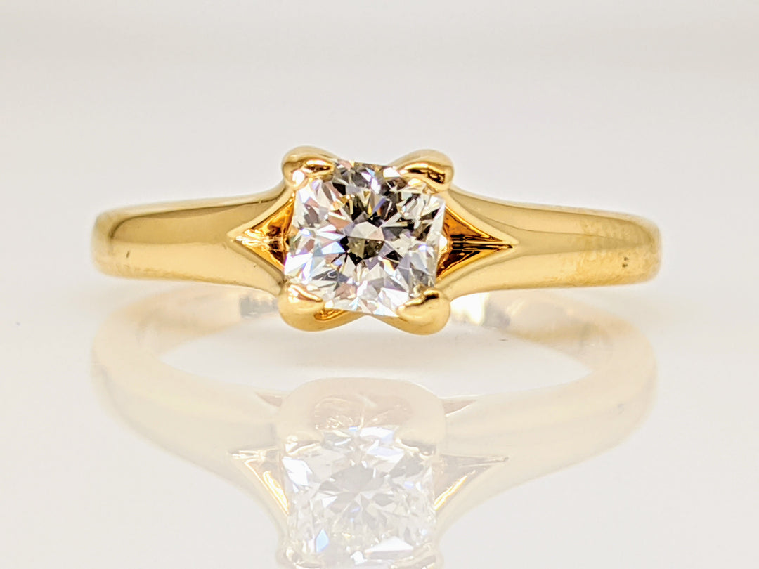 18K .62 CARAT TOTAL VS1 H DIAMOND CUSHION CUT SOLITAIRE ESTATE RING 3.8 GRAMS