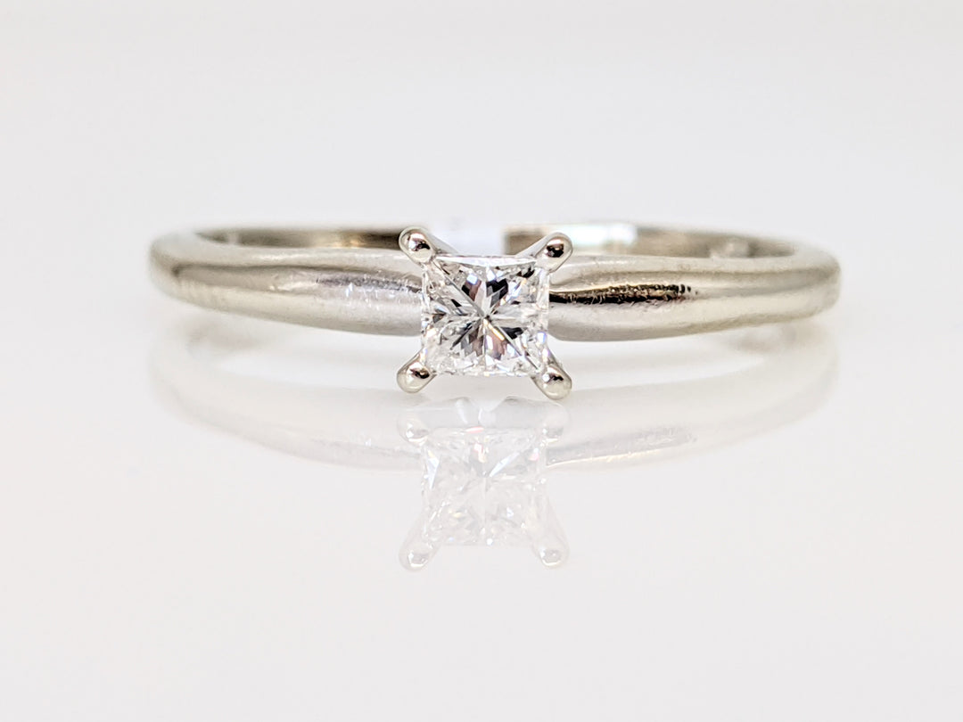 10K WHITE .20 CARAT TOTAL I1 G DIAMOND PRINCESS CUT SOLITAIRE ESTATE RING 1.6 GRAMS