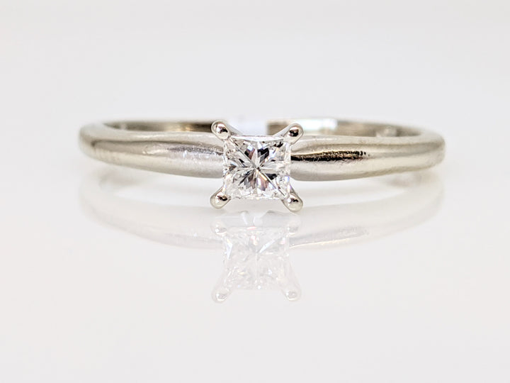 10K WHITE .20 CARAT TOTAL I1 G DIAMOND PRINCESS CUT SOLITAIRE ESTATE RING 1.6 GRAMS