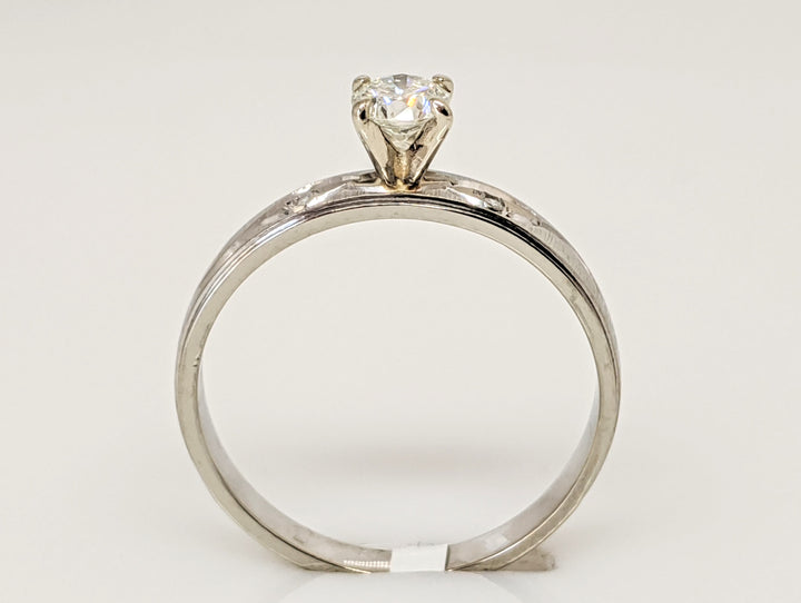 10K WHITE .24 CARAT TOTAL WEIGHT I1 I DIAMOND ROUND (3) ESTATE RING 1.6 GRAMS