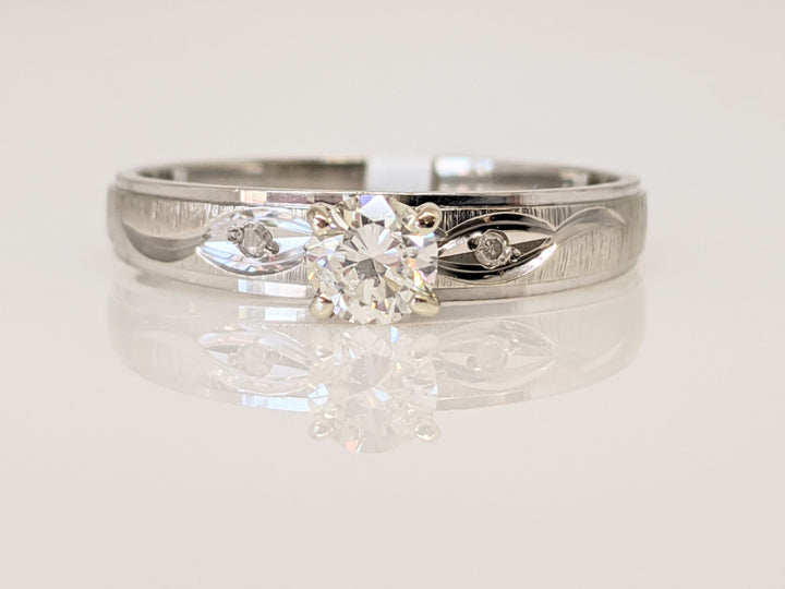 10K WHITE .24 CARAT TOTAL WEIGHT I1 I DIAMOND ROUND (3) ESTATE RING 1.6 GRAMS