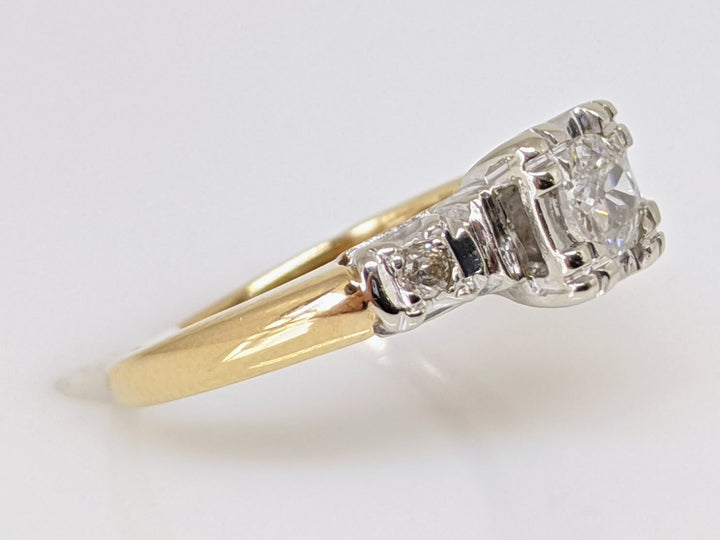 14K .33 CARAT TOTAL WEIGHT SI2 I DIAMOND ROUND (3) BOX HEAD ESTATE RING 2.3 GRAMS