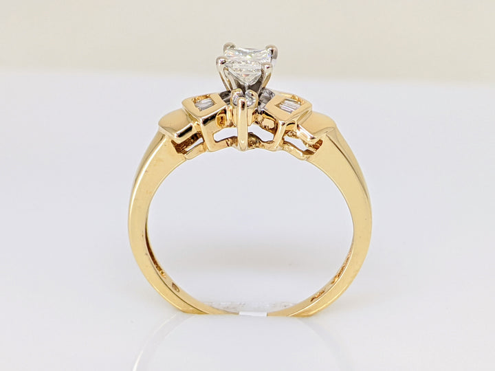 14K .49 CARAT TOTAL WEIGHT I1 H DIAMOND PRINCESS CUT WITH (12) BAGUETTE ESTATE RING 2.7 GRAMS