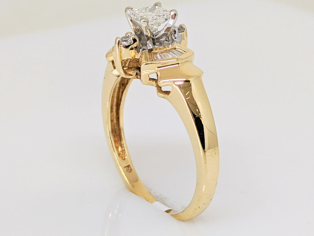 14K .49 CARAT TOTAL WEIGHT I1 H DIAMOND PRINCESS CUT WITH (12) BAGUETTE ESTATE RING 2.7 GRAMS