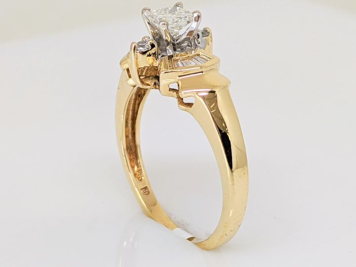 14K .49 CARAT TOTAL WEIGHT I1 H DIAMOND PRINCESS CUT WITH (12) BAGUETTE ESTATE RING 2.7 GRAMS