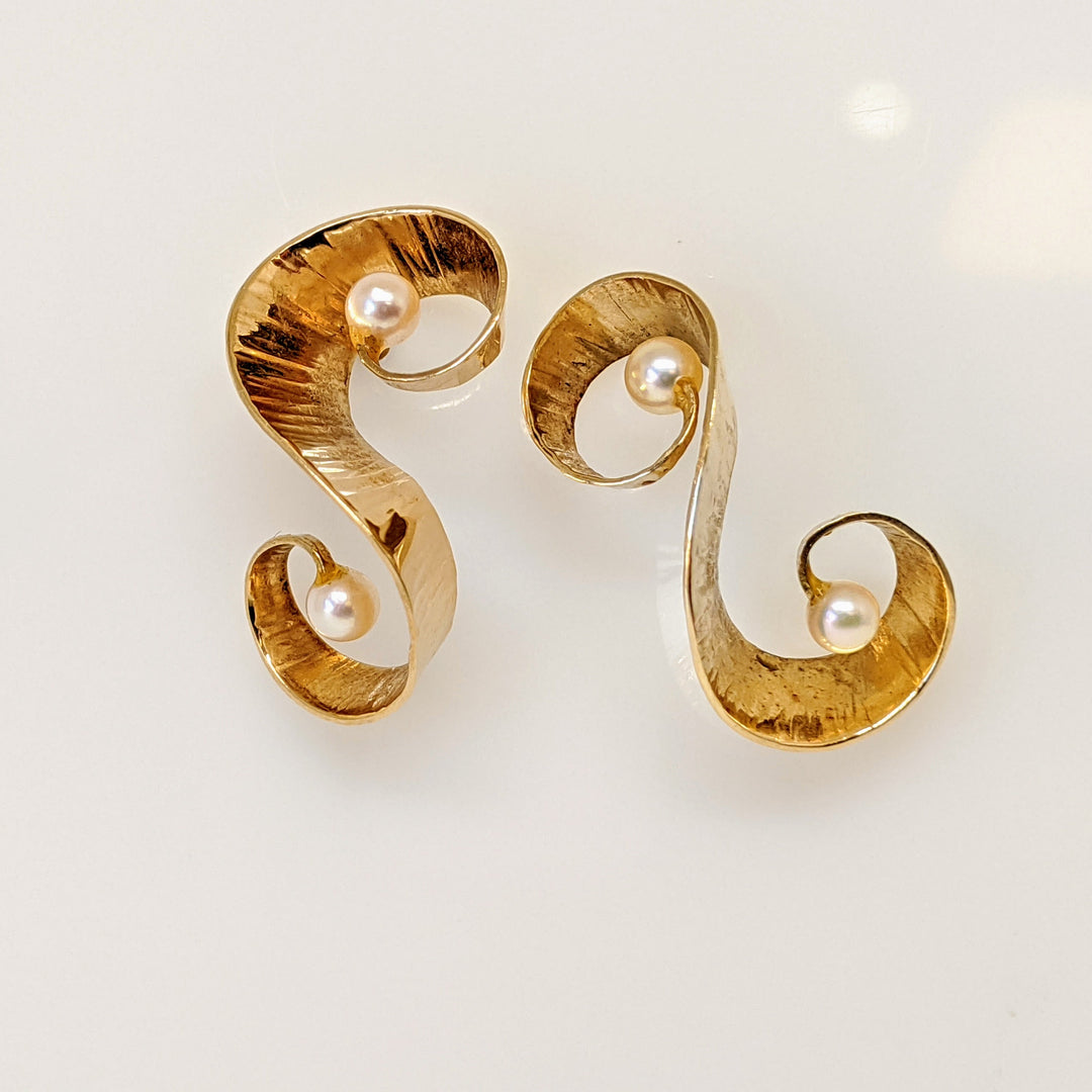 14K PEARL ROUND (4) 3MM SWIRL "DAUNIS" ESTATE EARRINGS 2.9 GRAMS