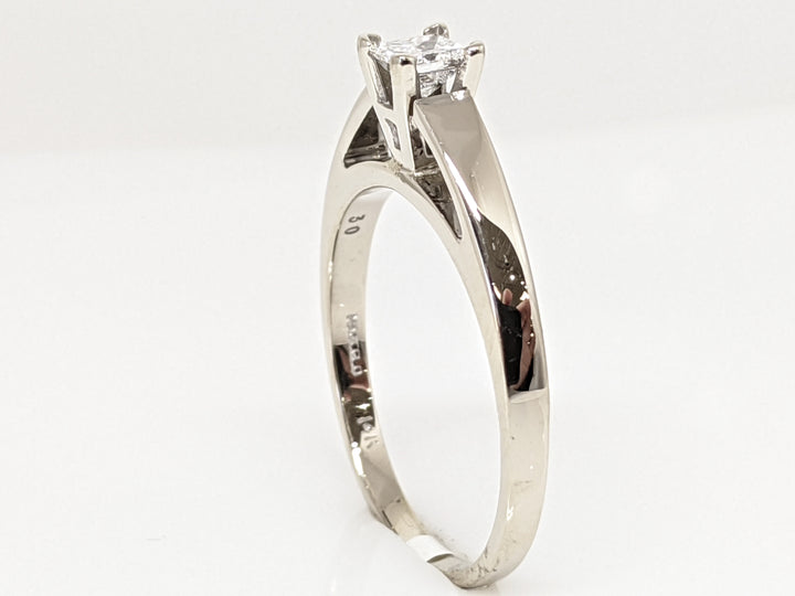 14K WHITE .30 CARAT TOTAL I1 G DIAMOND ROUND RAISED SHANK SOLITAIRE ESTATE RING 3.3 GRAMS